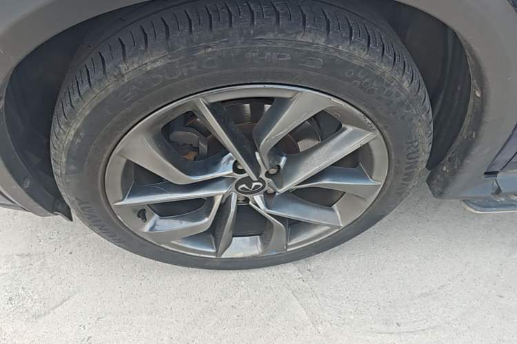 Used Infiniti QX50 2020 2.0T Four-Wheel Drive Smart Edition Left Front Wheel Hub