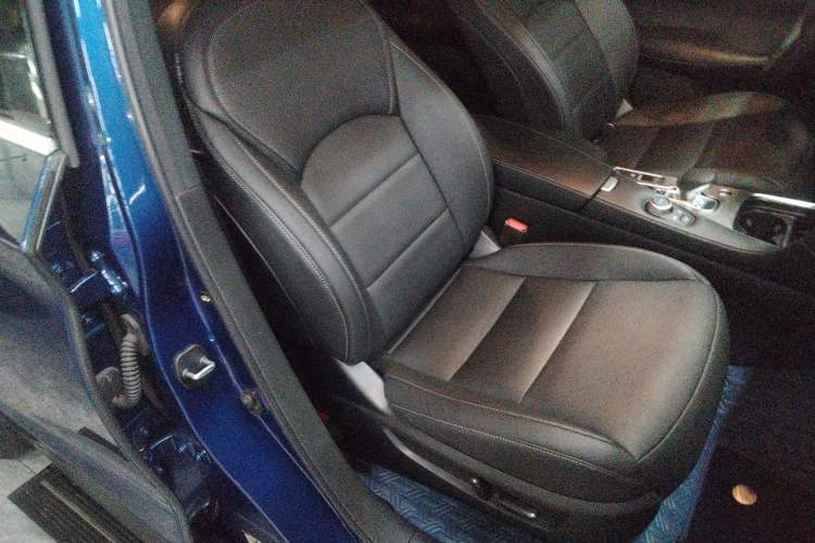Used Infiniti QX50 2020 2.0T Two-Wheel Drive Fashion Edition Right Front Seat