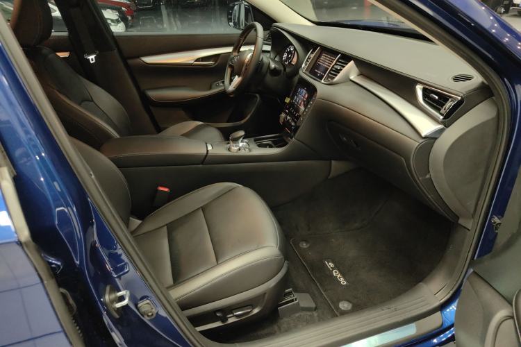 Used Infiniti QX50 2020 2.0T All-Wheel-Drive Elite Version Right Front Seat