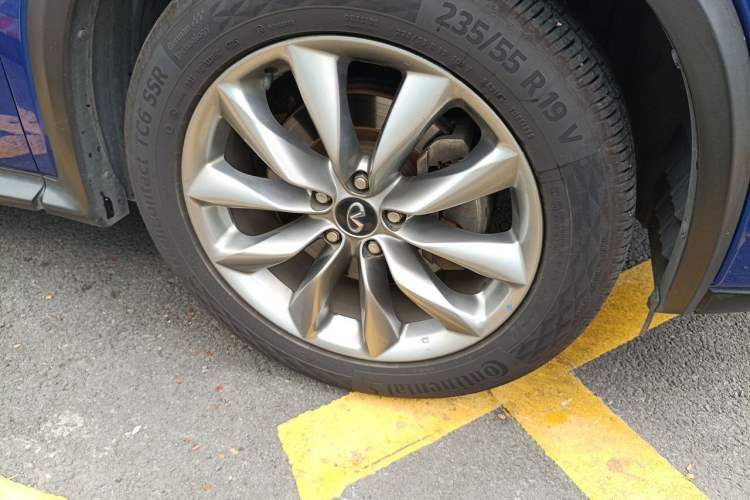 Used Infiniti QX50 2020 Revised Version 2.0T All-Wheel Drive Elite Edition Right Front Wheel Hub