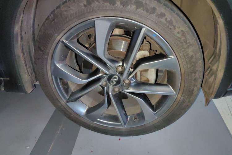 Used Infiniti QX50 2020 2.0T Four-Wheel Drive Navigation Edition Right Front Wheel Hub