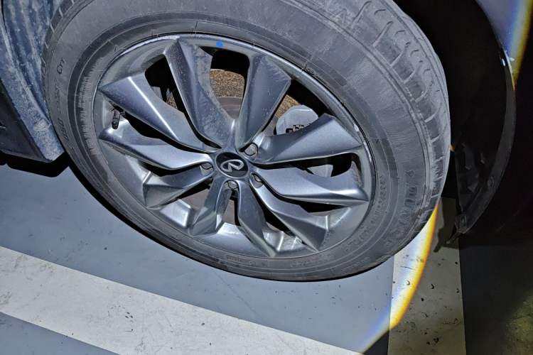 Used Infiniti QX50 2020 2.0T Two-Wheel Drive Fashion Edition Right Front Wheel Hub