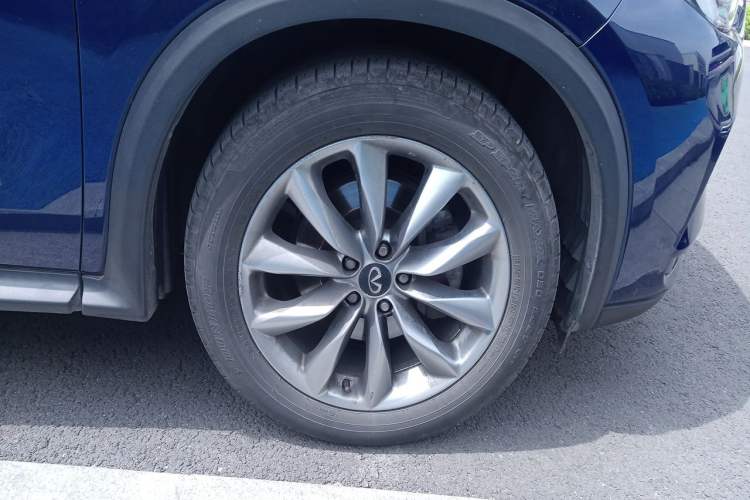 Used Infiniti QX50 2020 2.0T Two-Wheel Drive Fashion Edition Right Front Wheel Hub
