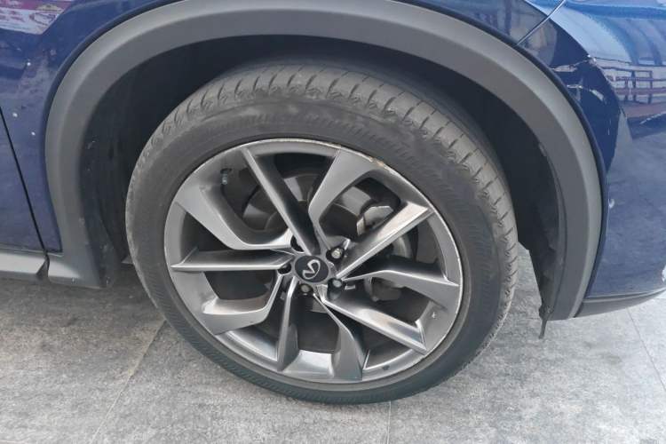 Used Infiniti QX50 2020 2.0T Four-Wheel Drive Luxury Edition Right Front Wheel Hub