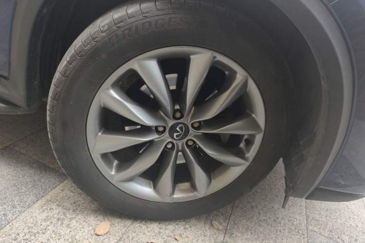 Used Infiniti QX50 2020 Revised Version 2.0T All-Wheel Drive Elite Edition Right Front Wheel Hub