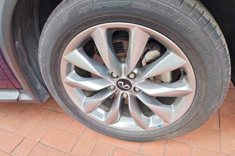 Used Infiniti QX50 2020 2.0T Two-Wheel Drive Fashion Edition Right Front Wheel Hub
