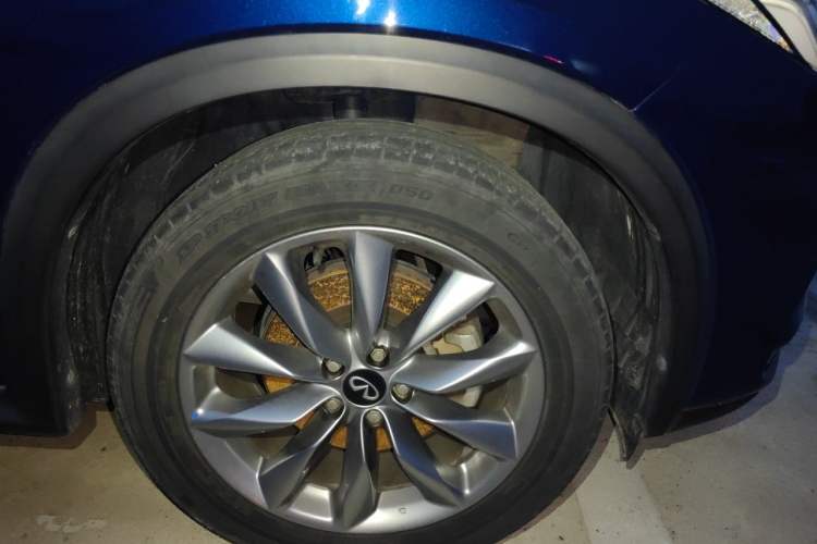 Used Infiniti QX50 2020 Revised Version 2.0T Two-Wheel Drive Fashion Edition Right Front Wheel Hub