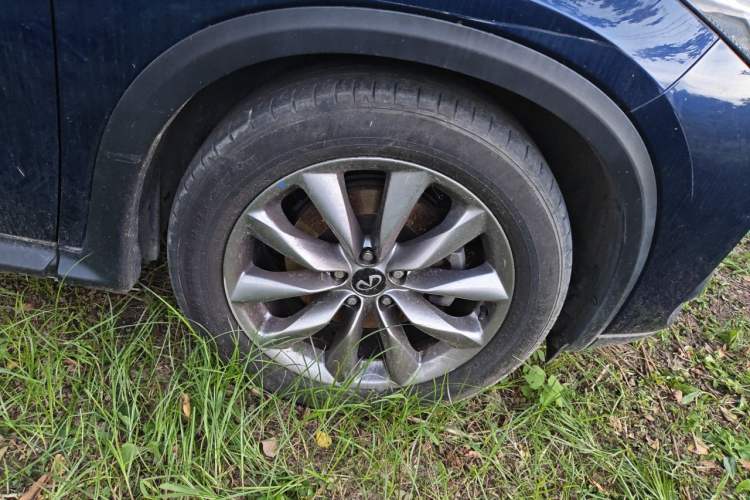 Used Infiniti QX50 2020 2.0T All-Wheel-Drive Elite Version Right Front Wheel Hub