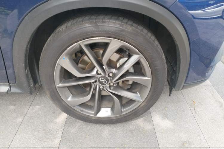 Used Infiniti QX50 2020 2.0T Four-Wheel Drive Navigation Edition Right Front Wheel Hub