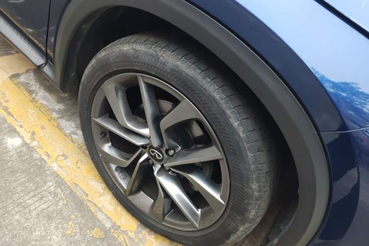 Used Infiniti QX50 2020 2.0T Four-Wheel Drive Navigation Edition Right Front Wheel Hub