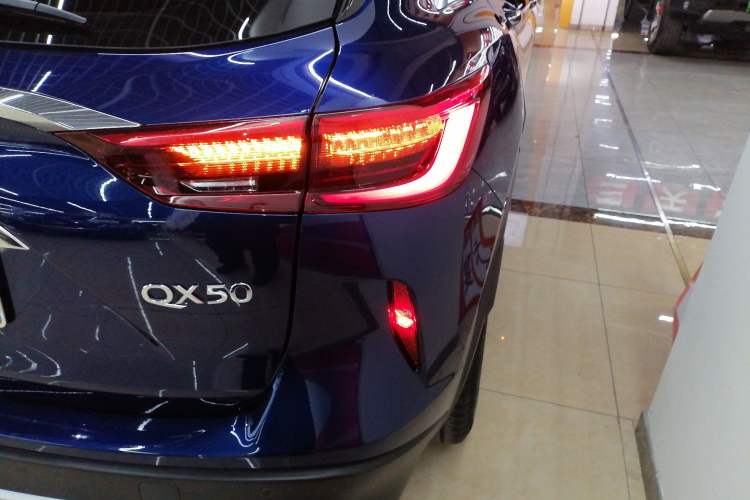 Used Infiniti QX50 2020 Revised Version 2.0T Two-Wheel Drive Fashion Edition Right Rear Taillight