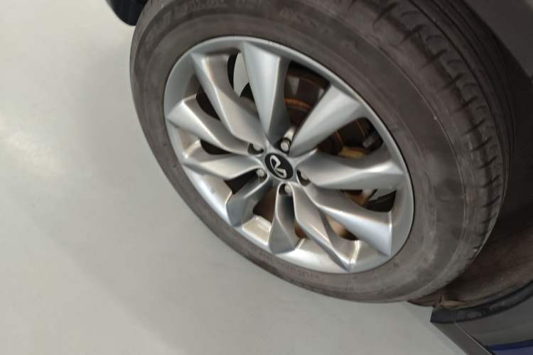 Used Infiniti QX50 2020 Revised Version 2.0T All-Wheel Drive Elite Edition Right Rear Wheel Hub