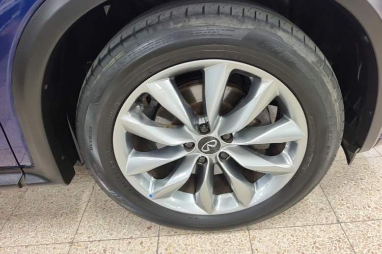 Used Infiniti QX50 2020 Revised Version 2.0T All-Wheel Drive Elite Edition Right Rear Wheel Hub