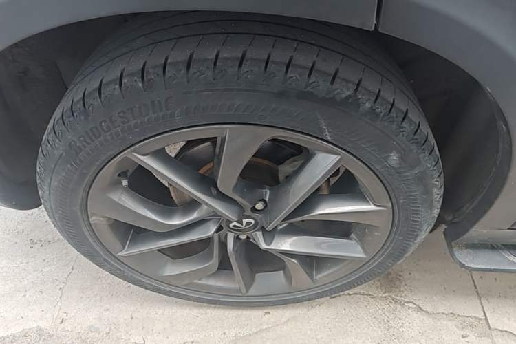 Used Infiniti QX50 2020 2.0T Four-Wheel Drive Smart Edition Right Rear Wheel Hub