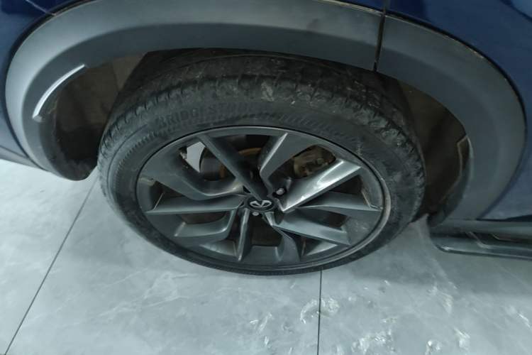 Used Infiniti QX50 2020 2.0T Four-Wheel Drive Smart Edition Right Rear Wheel Hub