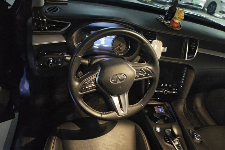Used Infiniti QX50 2020 2.0T All-Wheel-Drive Elite Version Steering Wheel