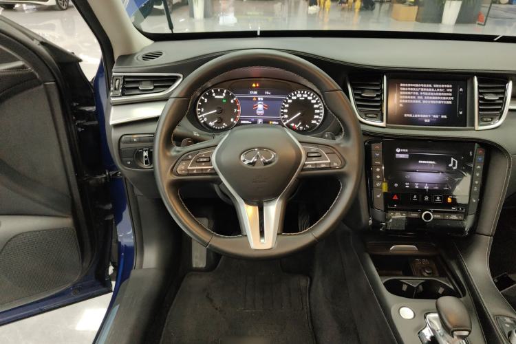 Used Infiniti QX50 2020 2.0T All-Wheel-Drive Elite Version Steering Wheel