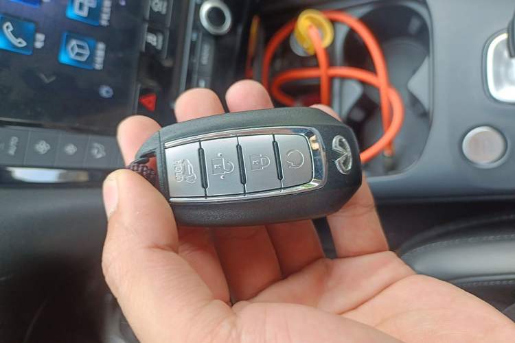 Used Infiniti QX50 2020 2.0T Four-Wheel Drive Navigation Edition Vehicle Key