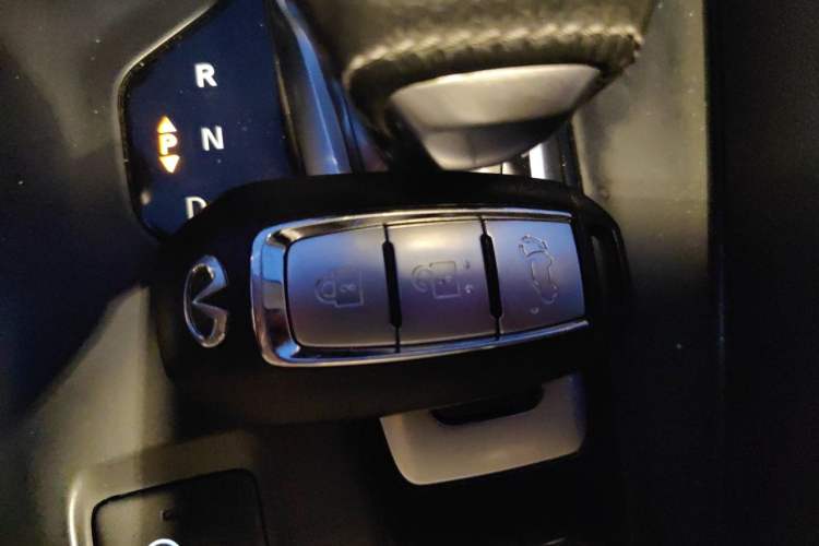 Used Infiniti QX50 2020 Revised Version 2.0T Two-Wheel Drive Fashion Edition Vehicle Key