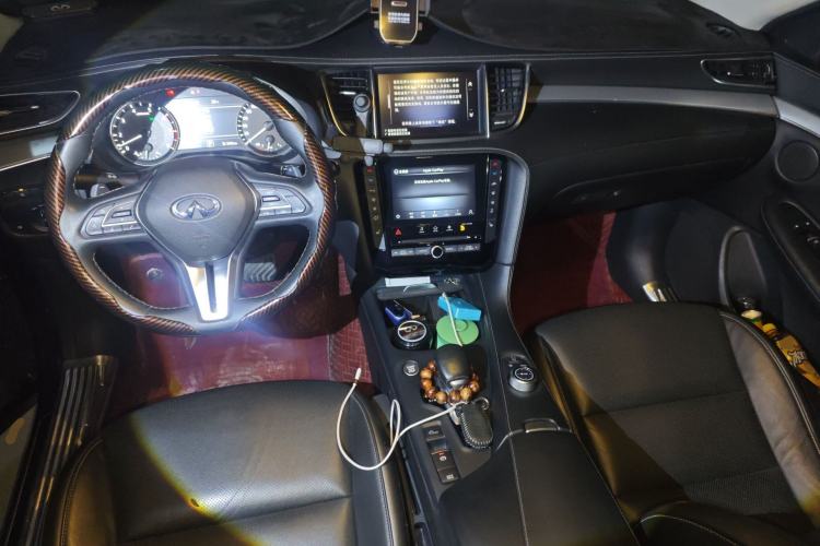 Used Infiniti QX50 2020 2.0T All-Wheel-Drive Elite Version Center Console