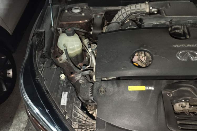 Used Infiniti QX50 2020 2.0T Two-Wheel Drive Fashion Edition Engine Bay Right