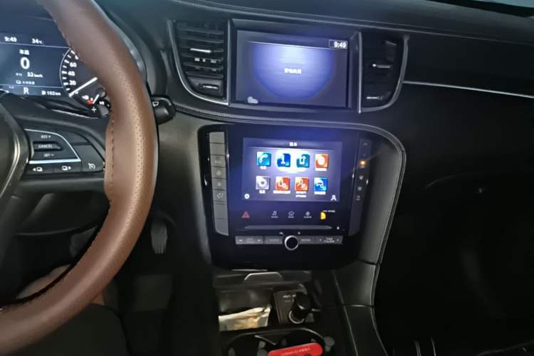Used Infiniti QX50 2020 2.0T Two-Wheel Drive Elite Edition Audio And AC Panel