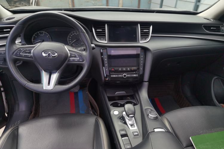Used Infiniti QX50 2020 2.0T All-Wheel-Drive Elite Version Center Console
