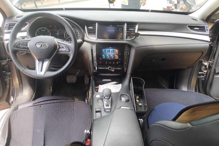 Used Infiniti QX50 2020 2.0T All-Wheel-Drive Elite Version Center Console