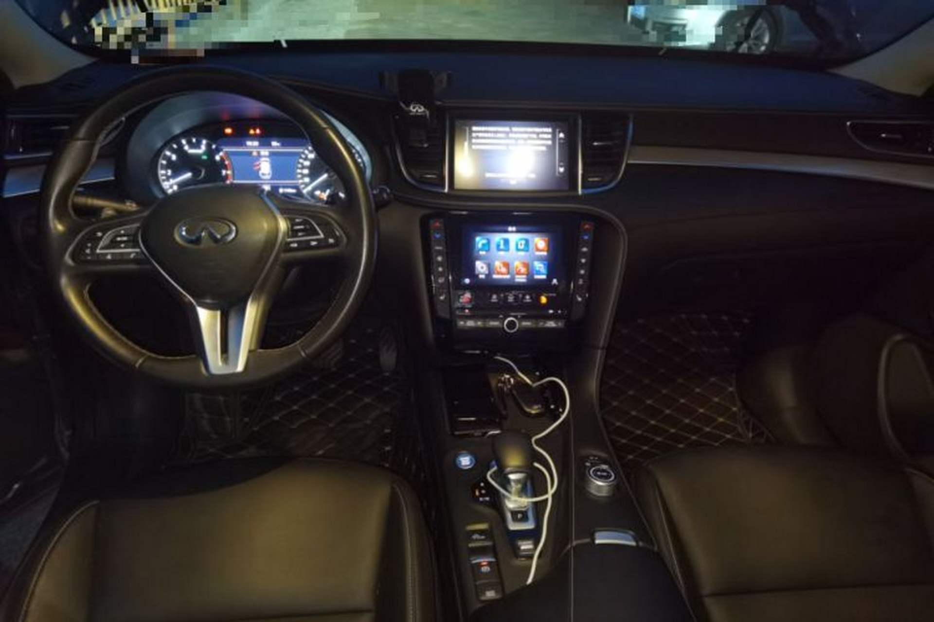 Used Infiniti QX50 2020 Revised Version 2.0T Two-Wheel Drive Fashion Edition Center Console