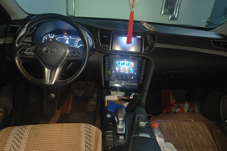 Used Infiniti QX50 2020 Revised Version 2.0T Two-Wheel Drive Fashion Edition Center Console