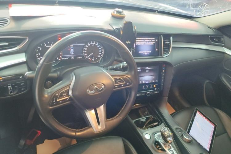 Used Infiniti QX50 2020 2.0T Two-Wheel Drive Fashion Edition Center Console
