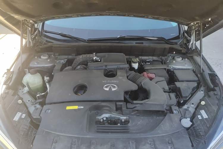Used Infiniti QX50 2020 2.0T Two-Wheel Drive Fashion Edition Engine Bay