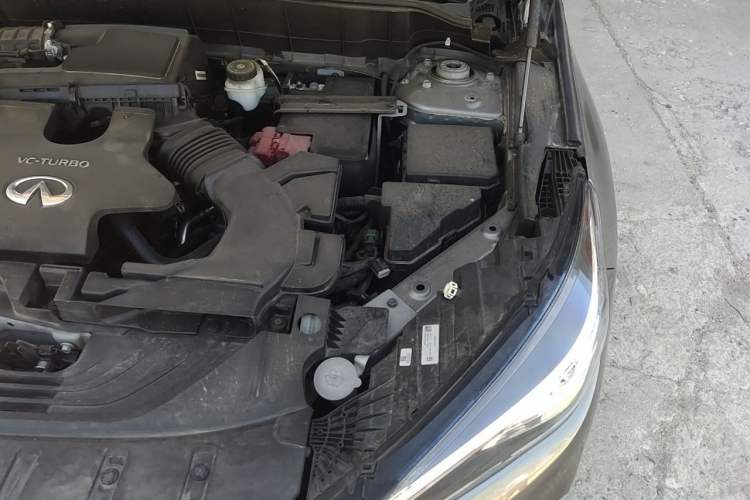 Used Infiniti QX50 2020 2.0T Two-Wheel Drive Fashion Edition Engine Bay Left