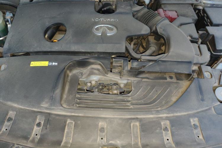Used Infiniti QX50 2020 2.0T All-Wheel-Drive Elite Version Engine Bay