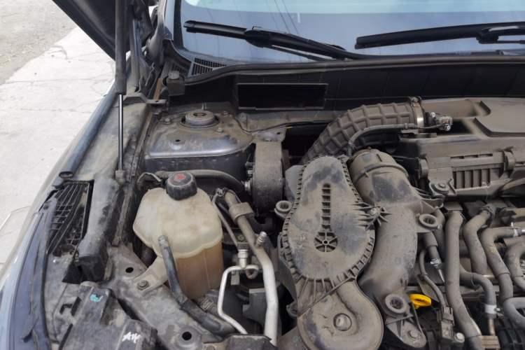 Used Infiniti QX50 2020 2.0T All-Wheel-Drive Elite Version Engine Bay Right