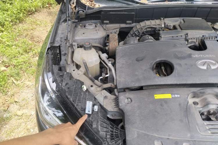 Used Infiniti QX50 2020 2.0T All-Wheel-Drive Elite Version Engine Bay Right