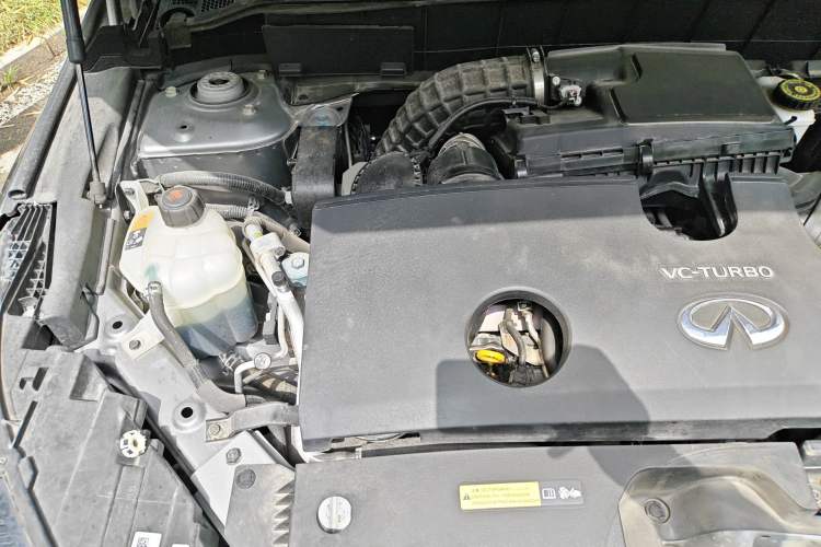 Used Infiniti QX50 2020 2.0T All-Wheel-Drive Elite Version Engine Bay Right
