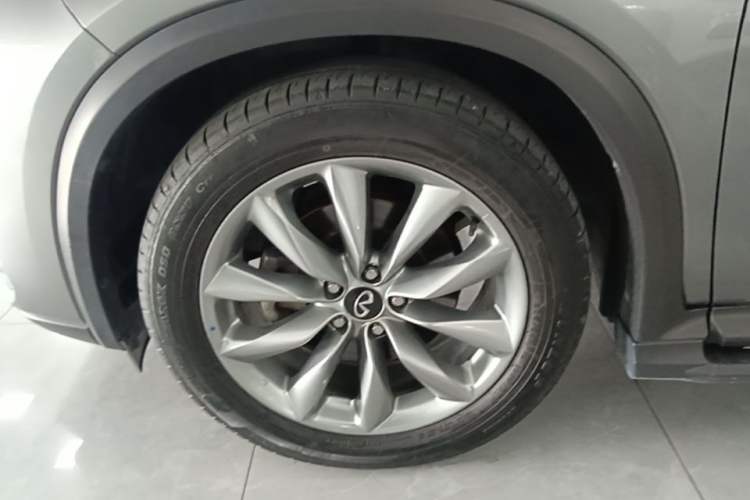 Used Infiniti QX50 2020 Revised Version 2.0T All-Wheel Drive Elite Edition Left Front Wheel Hub