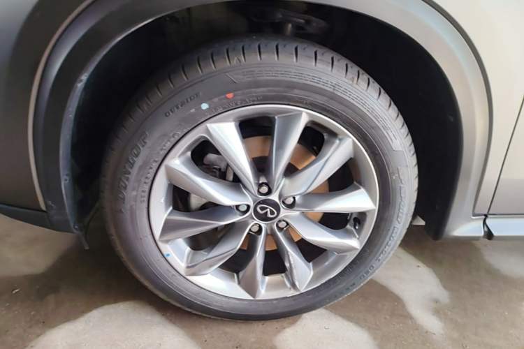 Used Infiniti QX50 2020 Revised Version 2.0T Two-Wheel Drive Fashion Edition Left Front Wheel Hub