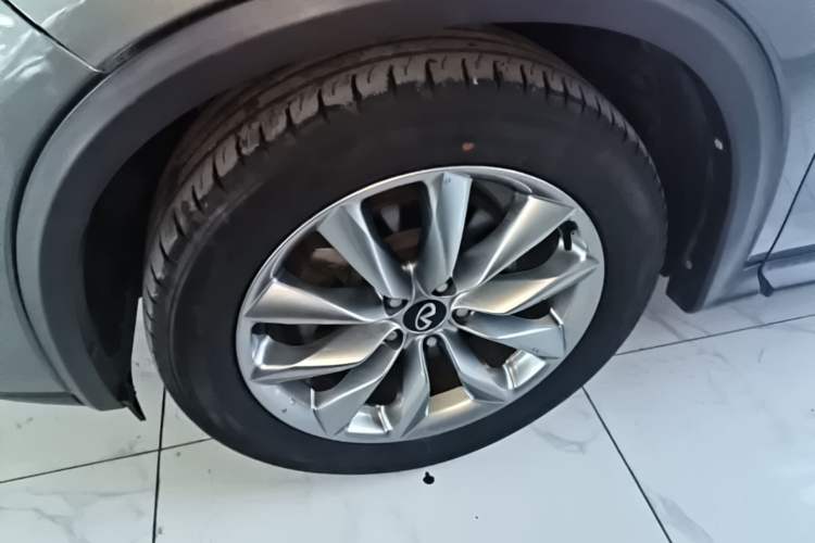 Used Infiniti QX50 2020 2.0T Two-Wheel Drive Elite Edition Left Front Wheel Hub