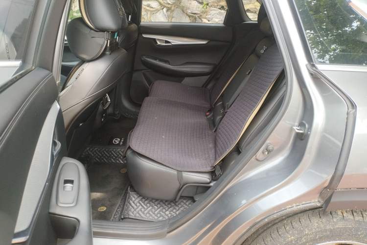 Used Infiniti QX50 2020 2.0T All-Wheel-Drive Elite Version Left Rear Seat