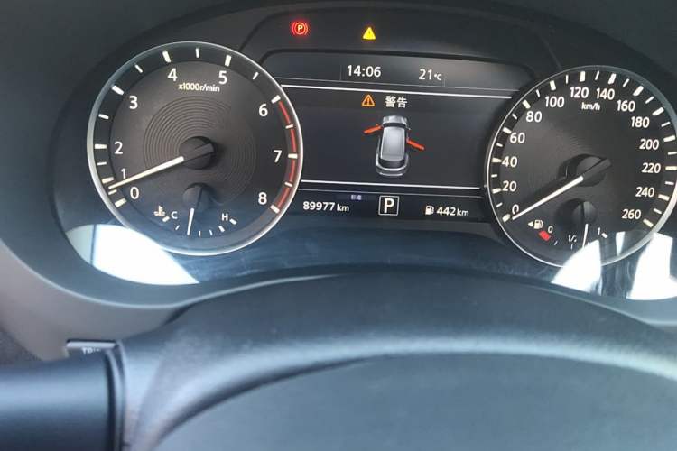 Used Infiniti QX50 2020 2.0T Two-Wheel Drive Fashion Edition Odometer Close Up