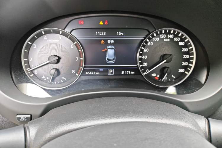 Used Infiniti QX50 2020 2.0T All-Wheel-Drive Elite Version Odometer Close Up
