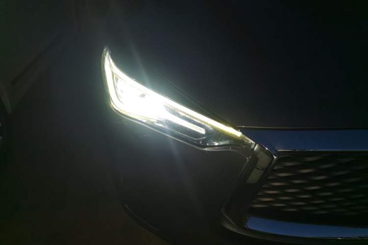 Used Infiniti QX50 2020 Revised Version 2.0T Two-Wheel Drive Fashion Edition Right Front Headlight