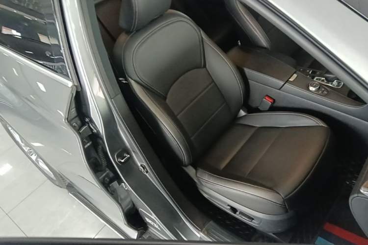 Used Infiniti QX50 2020 Revised Version 2.0T All-Wheel Drive Elite Edition Right Front Seat