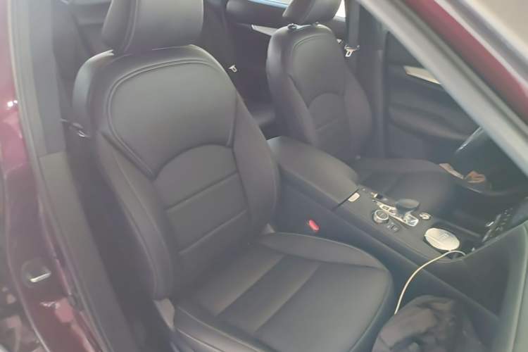 Used Infiniti QX50 2020 Revised Version 2.0T Two-Wheel Drive Fashion Edition Right Front Seat