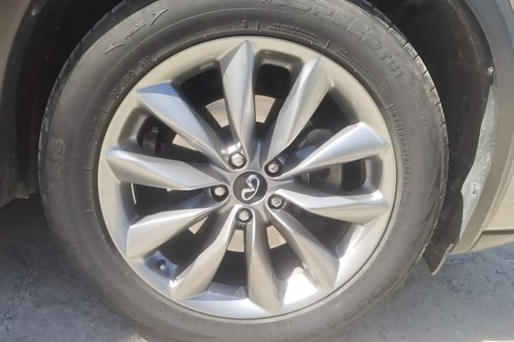 Used Infiniti QX50 2020 2.0T Two-Wheel Drive Fashion Edition Right Front Wheel Hub