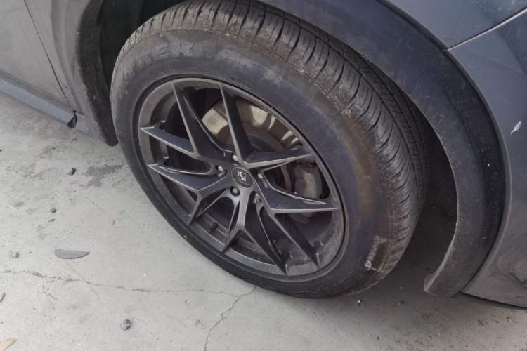 Used Infiniti QX50 2020 2.0T All-Wheel-Drive Elite Version Right Front Wheel Hub