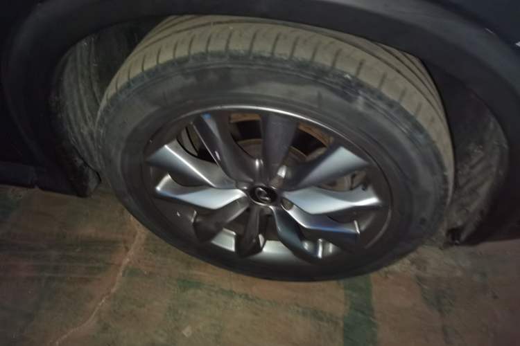 Used Infiniti QX50 2020 Revised Version 2.0T Two-Wheel Drive Fashion Edition Right Front Wheel Hub