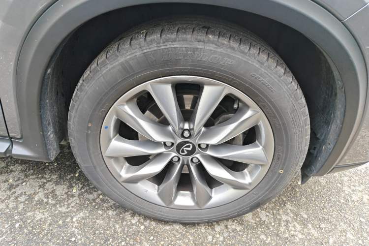 Used Infiniti QX50 2020 2.0T All-Wheel-Drive Elite Version Right Front Wheel Hub